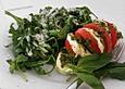 Tomaten - Mozzarella mit Pesto und Rucola