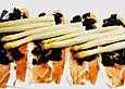 Spargel &uuml;berbacken, mit Tomate und Spinat