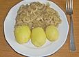 Pellkartoffeln mit Zwiebelringen
