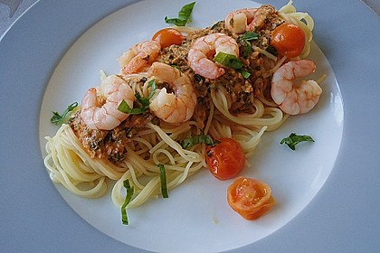 Spaghetti mit Garnelen in Tomaten - Rahm So&szlig;e und B&auml;rlauch