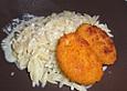Vegetarische Nuggets mit Reis und Currysauce
