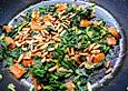 Gef&uuml;llte Tomaten mit Spinat, Orangen und Pinienkernen