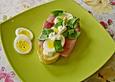 Schinken und Eier auf Toast
