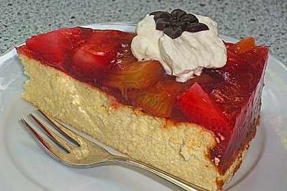 Altm&uuml;hltaler Rhabarberkuchen mit Erdbeeren und Baiserhaube 4