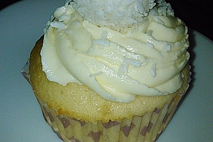 Raffaelo Cupcakes 42