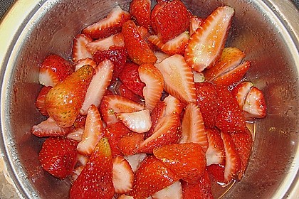 Ofen-Pancake mit warmen Erdbeeren 5