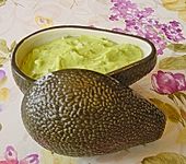 Butter mit Avocadop&uuml;ree und feinen Gew&uuml;rzen (Bild)
