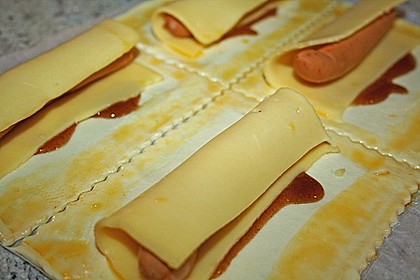 W&uuml;rstchen mit K&auml;se im Schlafrock 8