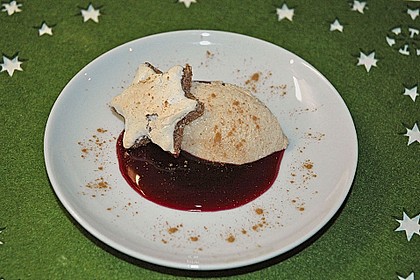 Zimtmousse auf Rotweinsauce