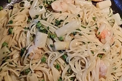 Pasta mit Spargel und Garnelen 11