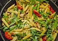 Penne mit H&auml;hnchenbrust und Rucola