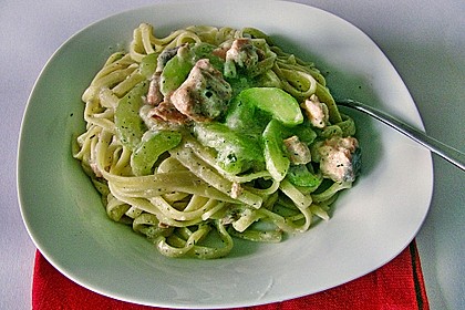Nudeln mit Gurken - Lachs - So&szlig;e