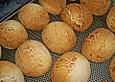 Br&ouml;tchen mit Hagebuttentee und Dutch Crunch