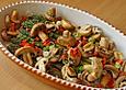 Salat von gebratenem gr&uuml;nen Spargel mit Champignons