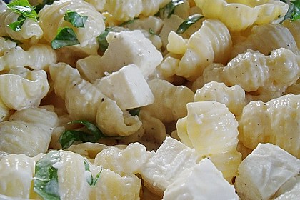 Nudelsalat mit Fetak&auml;se und Rucola 1