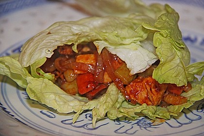 Chinesische Eisbergp&auml;ckchen mit H&uuml;hnerfleisch