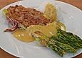 Spargel im Schlafrock mit Estragon-Schaumsauce