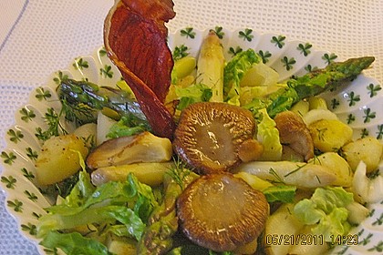Spargelsalat mit Austernpilzen und Schinkensegeln 2