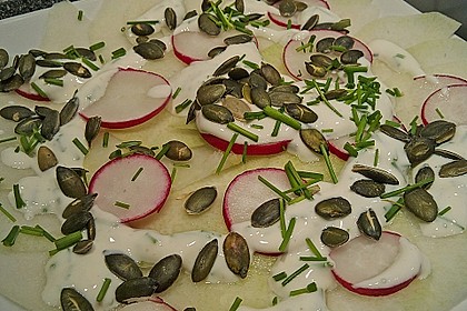 Kohlrabi-Radieschen-Rohkost mit Schnittlauch-Joghurt-Sauce 1