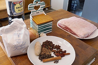Knuspriger Schweinebauch asiatisch angehaucht