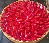 Erdbeertarte mit wei&szlig;er Schokoladencreme (Bild)