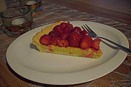 Erdbeertarte mit wei&szlig;er Schokoladencreme 7
