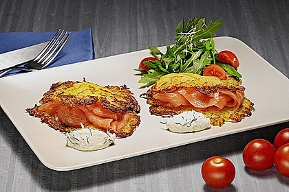 Reibekuchen-Burger mit R&auml;ucherlachs