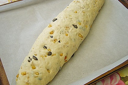 Albertos Oliven-Erdnuss Brot 2