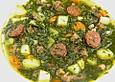 Gr&uuml;nkohlsuppe mit Mettenden