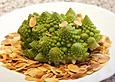 Romanesco mit Mandelbl&auml;ttchen