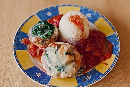 Gef&uuml;llte Riesenchampignons mit Tomatenso&szlig;e 3