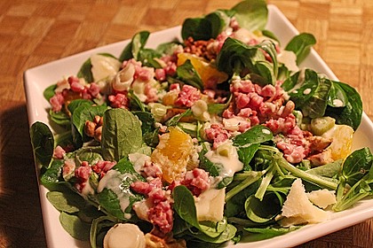 Feldsalat mit Orangen-Speck Sauce