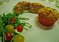 Herzhafte Muffins mit roter Zwiebel, Cheddar und Kochschinken