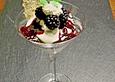 Vanillecreme mit Brombeersauce