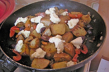 Kartoffel - Paprika Pfanne mit Schafskäse 13