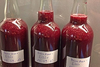 Brombeerlikör gekocht 6