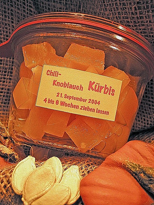 Kürbis mit Knoblauch - Chili eingelegt