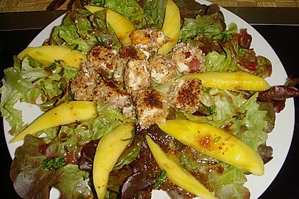 Blattsalat mit Mango und Schafskäse 40