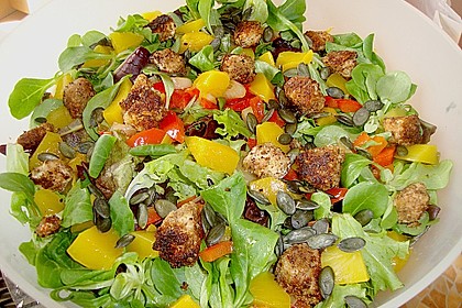 Blattsalat mit Mango und Schafskäse 3