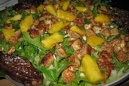 Blattsalat mit Mango und Schafskäse 33