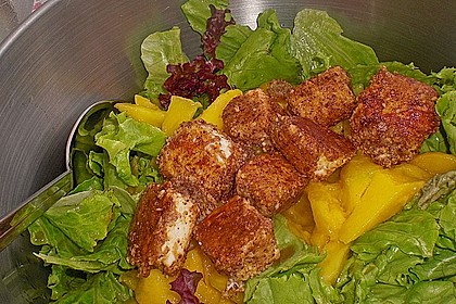 Blattsalat mit Mango und Schafskäse 25