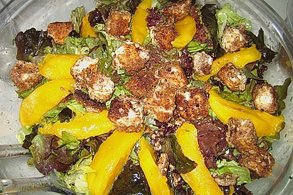 Blattsalat mit Mango und Schafskäse 41