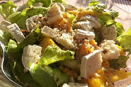 Blattsalat mit Mango und Schafskäse 30