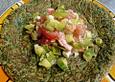 Spinatpfannkuchen mit Tomatensalat