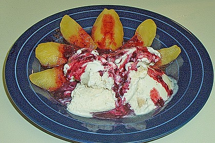 Riesling - &Auml;pfel mit Brombeersauce und Walnusseis