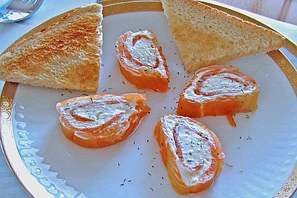 Lachsr&ouml;llchen mit Frischk&auml;sef&uuml;llung 1
