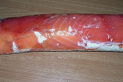 Lachsr&ouml;llchen mit Frischk&auml;sef&uuml;llung 2