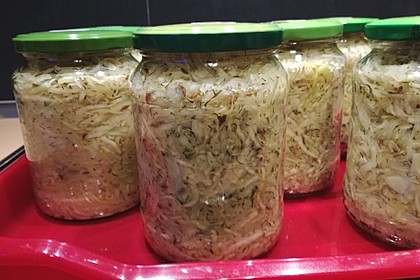 Sauerkraut in einem Glas selbst gemacht 25
