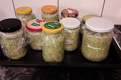 Sauerkraut in einem Glas selbst gemacht 25