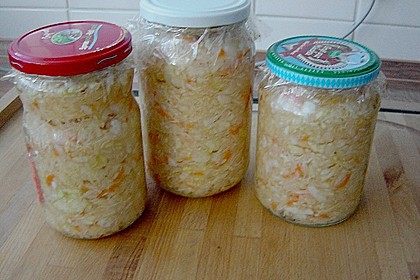 Sauerkraut in einem Glas selbst gemacht 38